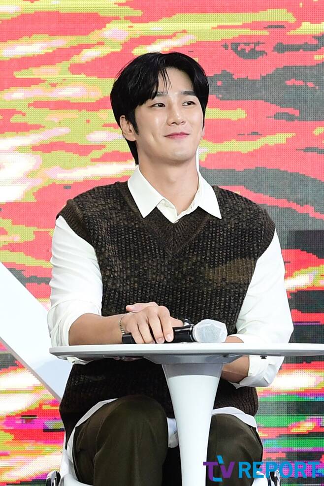 Actor Ahn Bo-hyun attends the 26th Busan International Film Festival Myname open talk event held at the Udong Film Hall in Haeundae-gu, Busan on the afternoon of the 8th.Meanwhile, the 26th Busan International Film Festival will be held for 10 days from October 6th to October 15th.