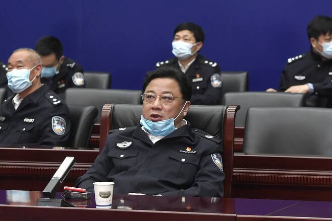 작년 4월7일 후베이성 우한에서 열린 한 코로나 19 방역 관련 회의에 참석한 쑨리쥔 당시 중국 공안부 부부장. /AP 연합뉴스
