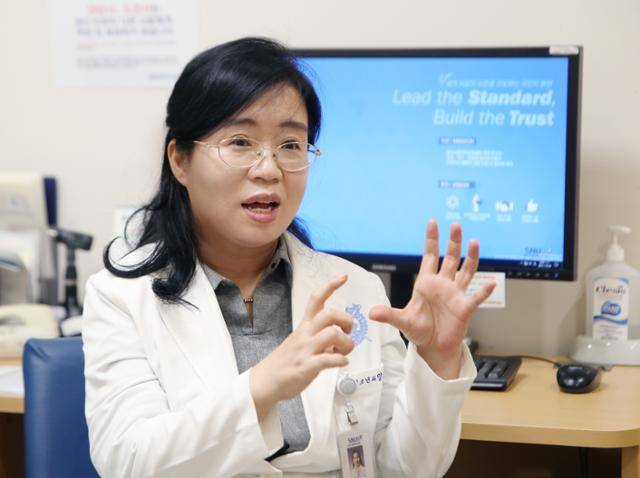 양혜란 분당서울대병원 소아청소년과 교수는 "복통과 설사 등이 급성 장염이라면 며칠 내에 증상이 사라지지만 염증성 장 질환은 몇 주~몇 개월간 지속되거나 반복된다"고 했다. 분당서울대병원 제공