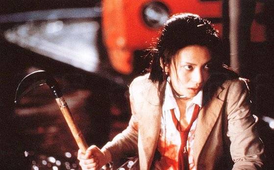 2000년 일본에서 개봉돼 큰 반향을 일으켰던 영화 '배틀로얄'의 한 장면. [인터넷 캡처]