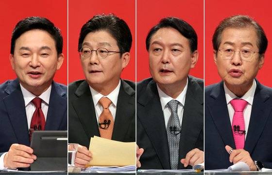 국민의힘 원희룡(왼쪽 사진부터), 유승민, 윤석열, 홍준표 대선 예비후보가 지난 11일 오후 광주 서구 치평동 KBS 광주방송총국에서 호남권 합동토론회를 준비하고 있다. 연합뉴스