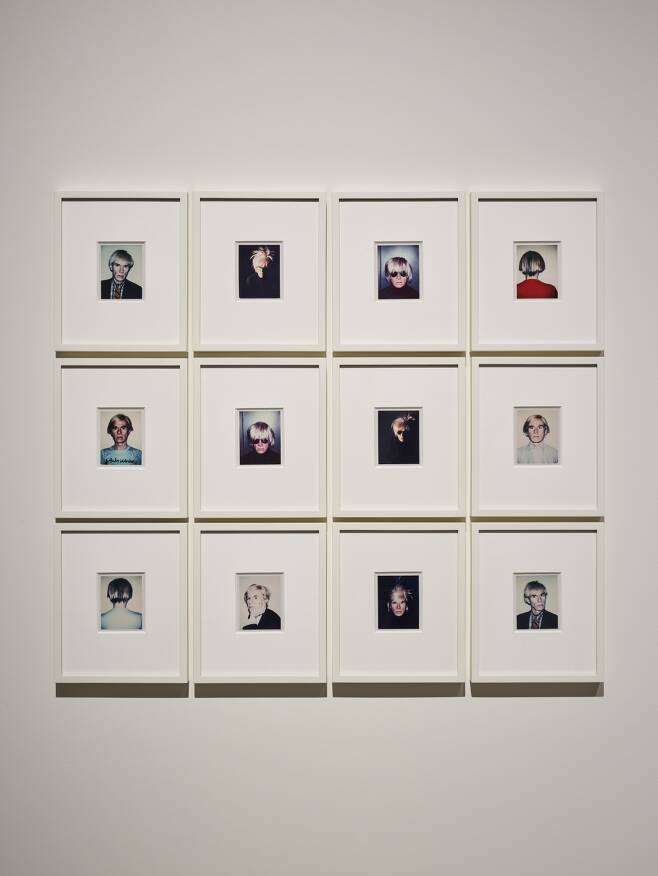 "Self-Portraits (1977-1986)” by Andy Warhol (Fondation Louis Vuitton, The Andy Warhol Foundation for Visual Arts, Inc. Licensed by Adagp, Paris 2021. Photo credits: © Kwa Yong Lee / Louis Vuitton)