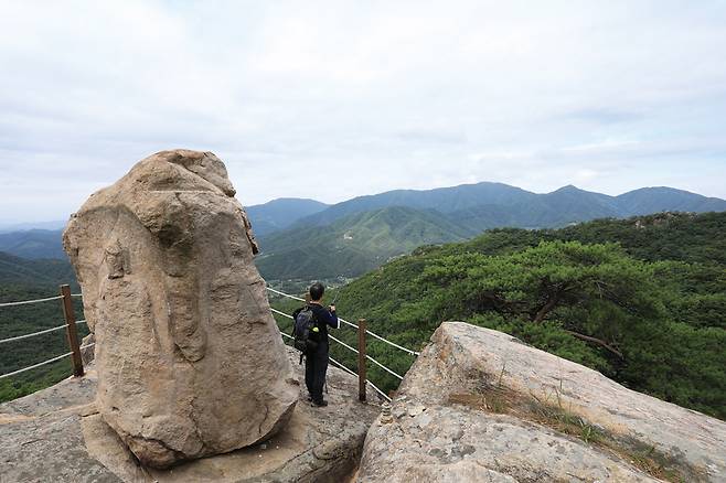 사불산(공덕산)과 대승사의 유래를 알려 주는 문경 대승사 사면석불(사불암).