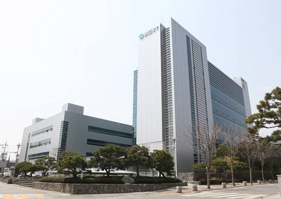 동아에스티는 마크로젠과 코로나19 항원 신속 진단키트 및 임상진단 서비스의 해외 공급 계약을 체결했다고 15일 밝혔다. /동아에스티 제공