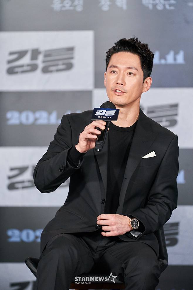 답변하는 '강릉' 배우 장혁[★포토]