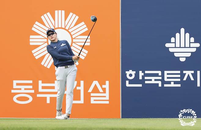 17일 전북 익산 컨트리클럽에서 열린 KLPGA 투어 동부건설-한국토지신탁 챔피언십 최종 라운드에서 우승한 이정민이 2번 홀 티샷을 하고 있다. 사진제공=KLPGA