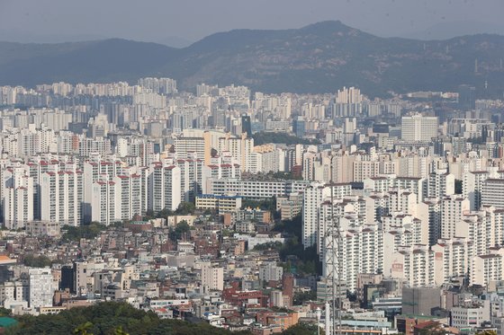 서울 남산에서 바라본 서울 시내 아파트. 2021.10.14   [연합뉴스]