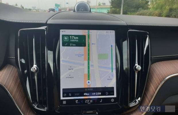 볼보 신형 XC60에는 티맵, 누구, 플로가 탑재됐다. 사진=오세성 한경닷컴 기자