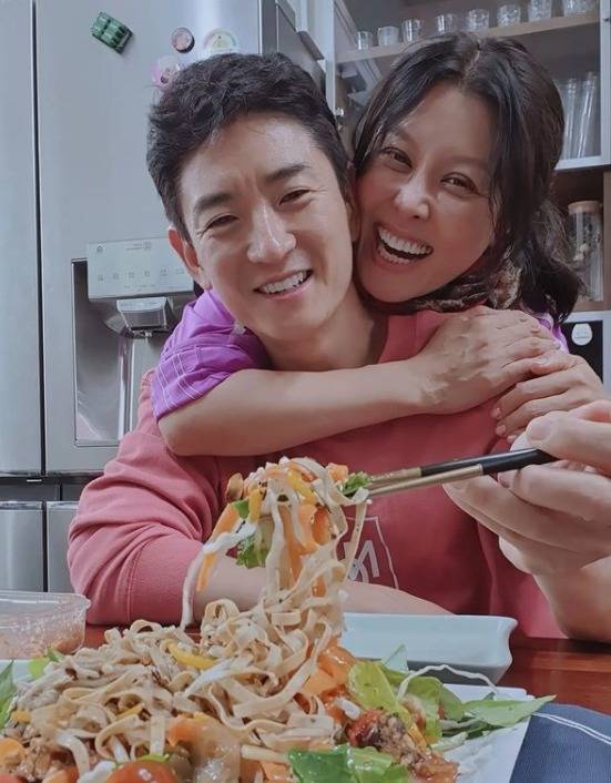 ▲ 홍지민과 남편. 출처| 홍지민 인스타그램