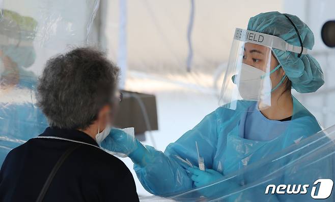 밤사이 충북에서 신종 코로나바이러스 감염증(코로나19) 확진자 15명이 추가됐다.(사진은 기사 내용과 무관함) / 뉴스1 © News1