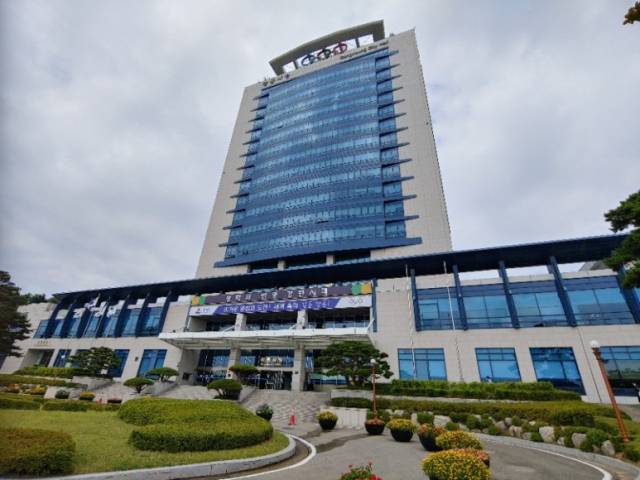 ▲강릉시는 사천면 일대의 사천해변 및 사천천 일원의 수생태계 복원을 위해 2019년 1월부터 추진한 사천 공공하수처리시설 건설사업을 오는 28일 준공한다. ⓒ강릉시