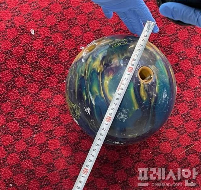 ▲ 볼링공. ⓒ부산경찰청