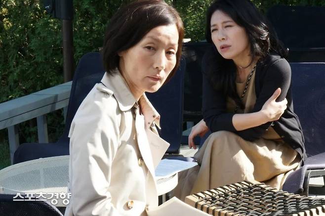 영화 ‘당신 얼굴 앞에서’ 스틸. 사진 영화제작전원사·콘텐츠판다 제공