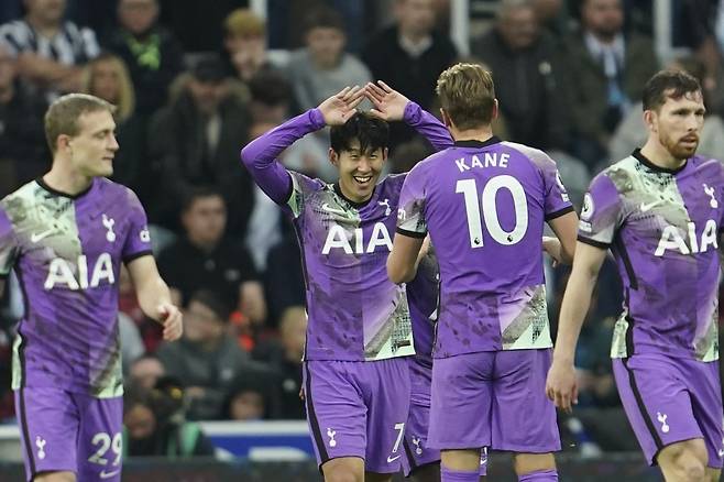 ▲ 토트넘 홋스퍼가 손흥민과 해리 케인의 맹활약으로 뉴캐슬 유나이티드를 3-2 승리를 거두며 5위로 올라섰다. ⓒ연합뉴스/AP