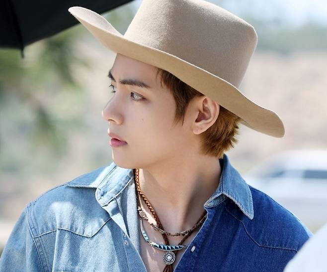 '유끼미남' 방탄소년단 뷔 PTD 챌린지 영상 '최고 조회수'+ '최다 좋아요'..'기록 제조기'