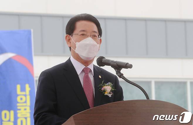 김영록 전라남도지사가 지난 16일 오전 순천시 해룡면에서 열린 순천만잡월드 개관식에서 축사를 하고 있다. (전남도 제공) 2021.10.16/뉴스1 © News1