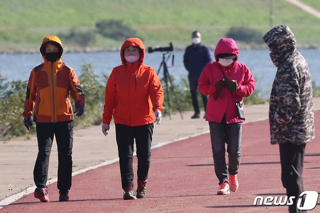 19일 전북은 기압골의 영향으로 흐리다가 오후부터 맑겠다.(뉴스1/DB)© News1