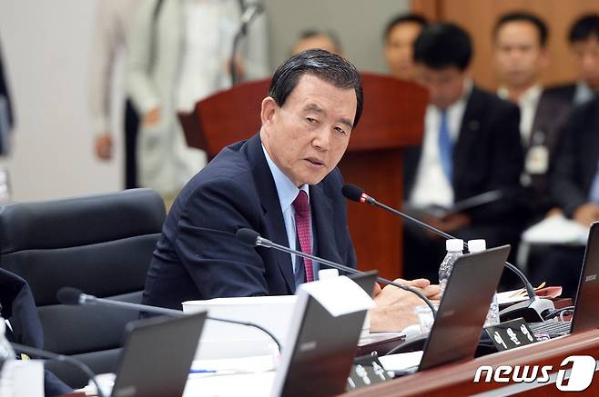 (내포=뉴스1) 최현구 기자 = 국회 농림축산식품해양수산위원회 홍문표 국민의힘 의원(충남 예산·홍성).© 뉴스1