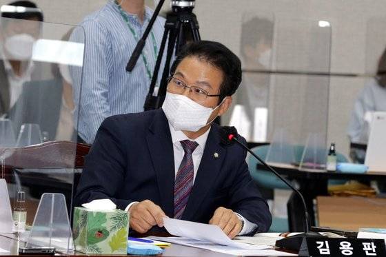 김용판 국민의힘 의원. 뉴스1