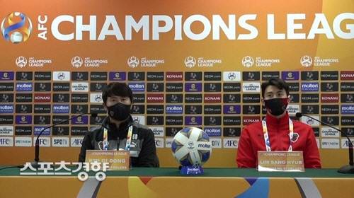 ACL 기자회견 참석한 포항 김기동 감독(왼쪽)과 임상협. 전북 현대 유튜브 캡처