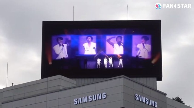 "태사자 데뷔 24주년 축하해" 20일 그룹 태사자의 데뷔 24주년을 맞아 서울 강남구 도산대로 학일빌딩 전광판에서 축하 영상이 상영 중이다. /팬앤스타