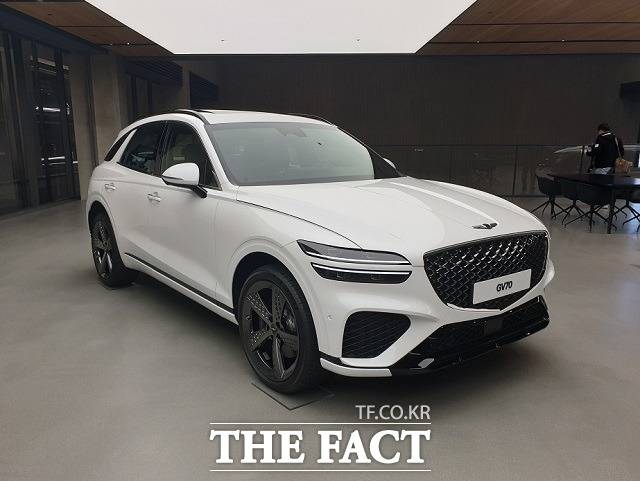 제네시스 'GV70'이 미국 자동차 전문지 모터트렌드가 발표한 '2022년 올해의 SUV'에 선정되며 상품성을 인정받았다. /더팩트 DB
