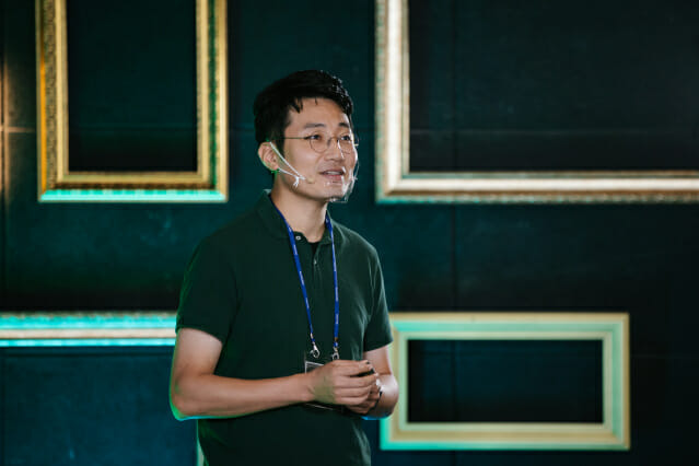 2021 임팩트어스 데모데이서 키노트 스피치 중인 한상엽 소풍벤처스 대표