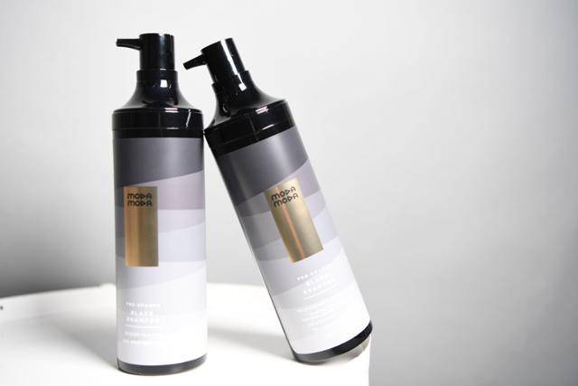 품절과 사재기 소동까지 빚은 모다모다 샴푸. 검은 송로버섯에서 추출한 성분과 진공 용기가 핵심이다. 한지은 인턴기자