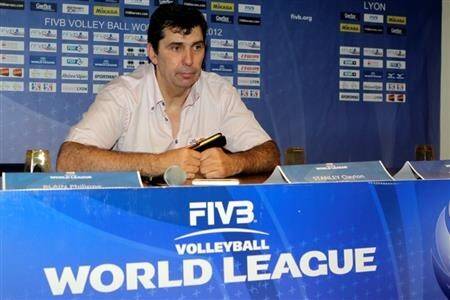 프랑스 출신 필립 블레인 감독이 일본 남자배구대표팀 지휘봉을 잡는다. 사진은 지난 2012 월드리그 당시 프랑스대표팀 사령탑 시절 블레인 감독. [사진=국제배구연맹(FIVB)]