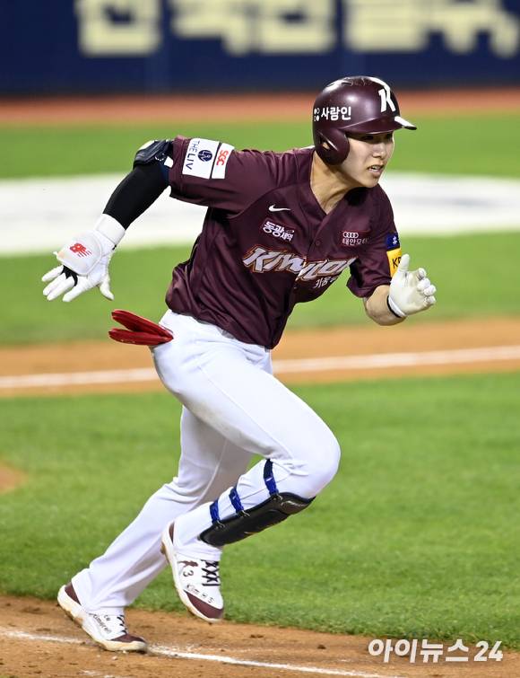 키움 김혜성은 20일 열린 LG와 원정 경기에서 3안타 3타점을 기록하며 소속팀이 6-5로 재역전승을 거두는데 힘을 실었다. [사진=김성진 기자]