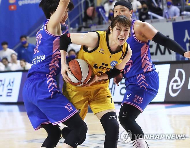 강아정 지난 시즌 경기 모습 [연합뉴스 자료사진]