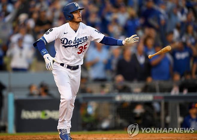 동점 홈런 친 코디 벨린저 [USA투데이=연합뉴스]