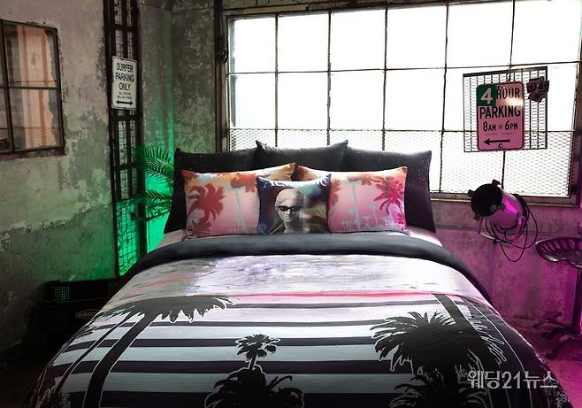 사진 : 2022 S/S 서울패션위크 개최를 기념하여 선보이는 크라운구스 X D-Antidote 스페셜 컬래버레이션