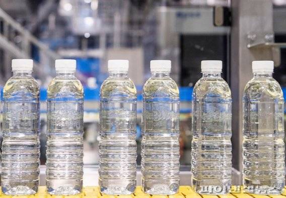 재생페트 적용 제주삼다수 생산 모습 [제주도개발공사 제공]