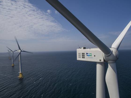 Doosan Heavy Industries & Construction wind generators installed at the Tamra offshore wind farm off Jeju Island. [DOOSAN HEAVY INDUSTRIES & CONSTRUCTION]