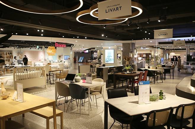 아이파크몰은 리빙파크와 F&B 매장에 방문해 실 구매한 고객이 2021년 올 한해 누적 600만명을 돌파 했다고 21일 밝혔다.사진은 리빙파크 5층 전경./사진제공=아이파크몰