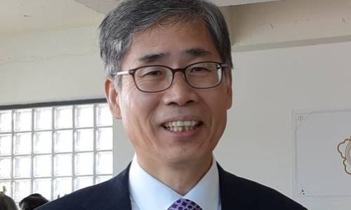 - 신평 변호사 페이스북 캡처