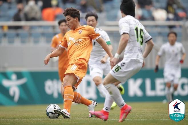 제주 골잡이 주민규, 전북과 경기 장면 [한국프로축구연맹 제공. 재판매 및 DB 금지]