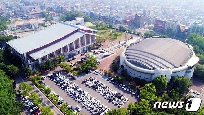 전주시설관리공단 본부가 위치한 화산체육관 전경© 뉴스1DB