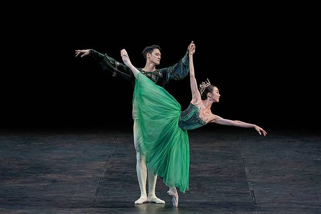 주얼스_에메랄드 ⓒ국립발레단_Photo by 손자일