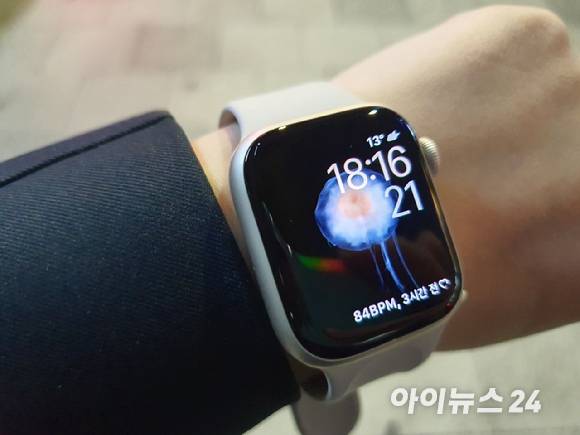 애플워치7 해파리 워치페이스 [사진=민혜정 기자]