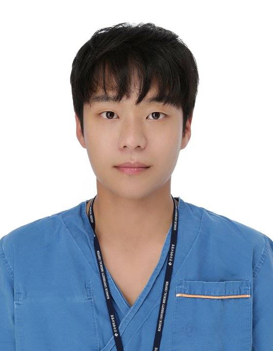 『세종의 허리, 가우디의 뼈』를 낸 정형외과 전문의 이지환 작가 [사진 이지환 작가]