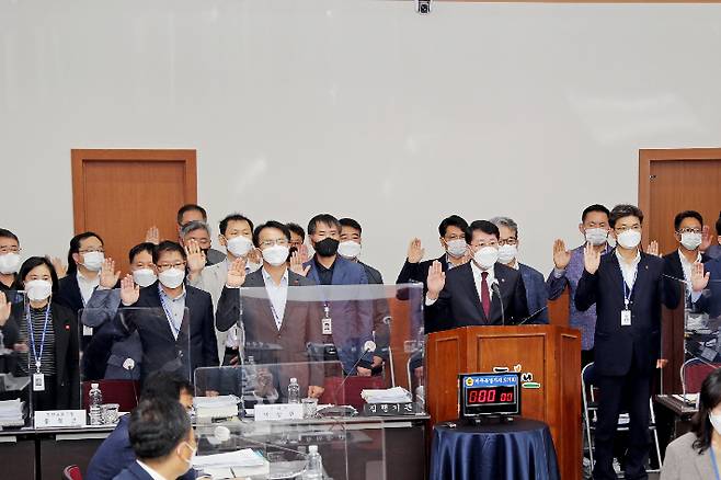 제주시를 대상으로 한 도의회 환경도시위원회 행정사무감사가 22일 열렸다. 제주도의회 제공