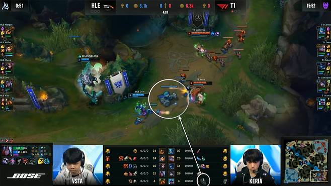 라인푸쉬를 위해 '미니언 해체분석기'를 사용하는 케리아(이미지출처=롤드컵 방송)