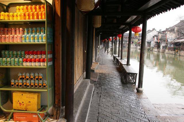 차양이 설치된 시탕의 연우장랑. Ⓒ최종명