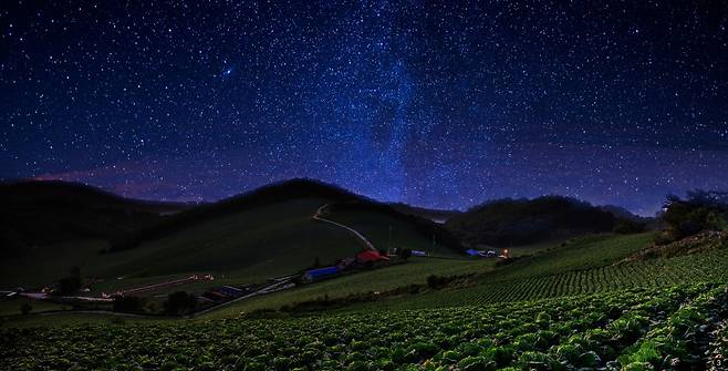 Anbandegi Village in Gangneung, Gangwon Province, at night (Korail)