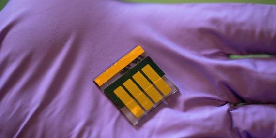 페로브스카이트 태양전지. UNIST 제공