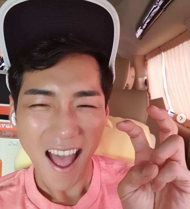 가수 박군 측이 온라인 커뮤니티에서 등장한 성추행과 가스라이팅 주장 글에 대해 "사실무근"이라는 입장을 밝혔다. /사진=박군 인스타그램 캡처