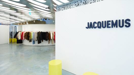 꼬르소 꼬모 서울 자크뮈스 팝업스토어(사진=삼성물산 패션부문)