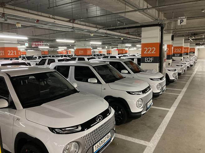 쏘카의 일산 차고지. 플릿 매니지먼트 시스템(FMS)을 적용한 현대차 캐스퍼가 주차돼 있다.
